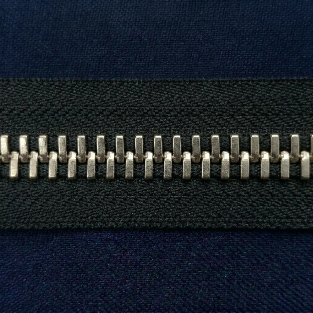 CADENA METÁLICA No. 10